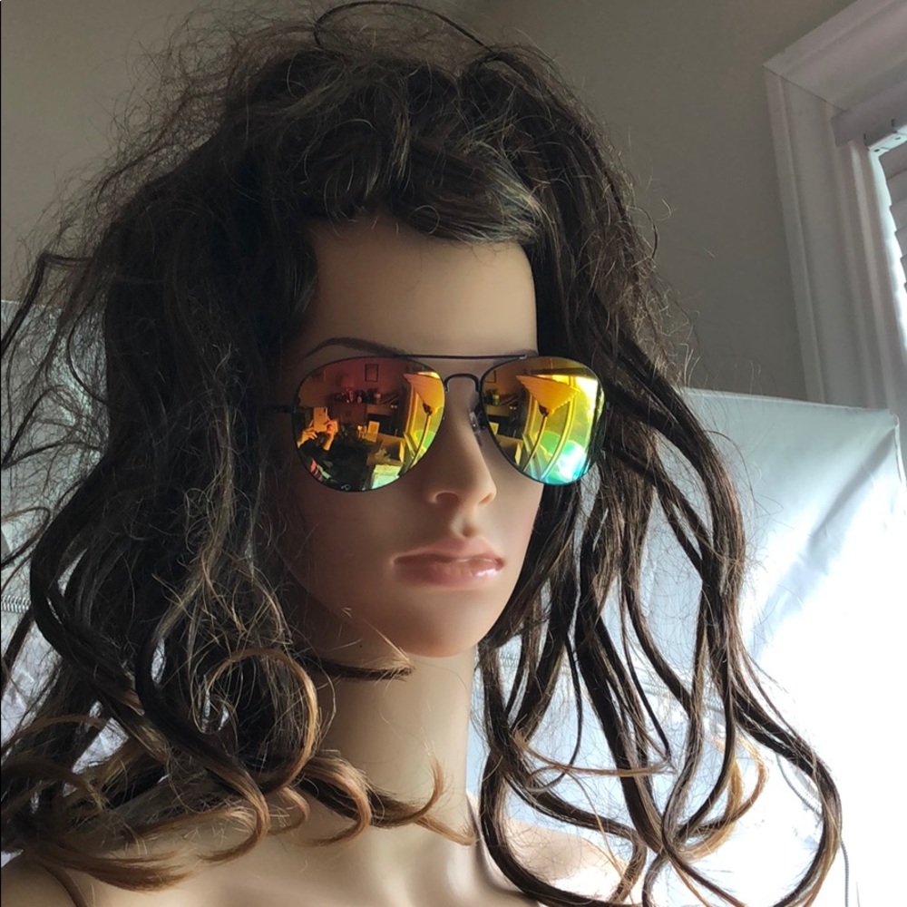Mirrored sunglasses with black metal  😎